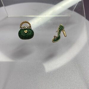 Green fashionable earrings